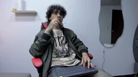 Snapshot of jackestaylor chatting on 10-20-25, 05:08 Jackes Taylor online show from 10-20-25, 05:08