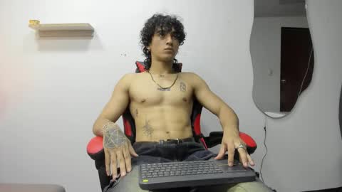 Snapshot of jackestaylor chatting on 10-23-25, 05:07 Jackes Taylor online show from 10-23-25, 05:07