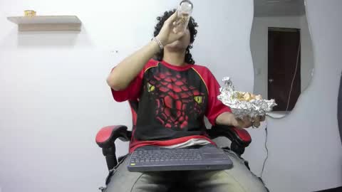 Snapshot of jackestaylor chatting on 10-26-25, 05:13 Jackes Taylor online show from 10-26-25, 05:13