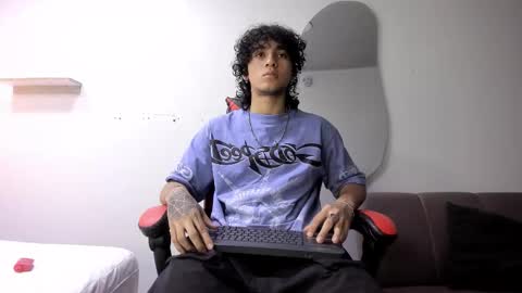 Snapshot of jackestaylor chatting on 01-12-26, 07:02 Jackes Taylor online show from 01-12-26, 07:02