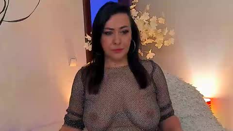 Snapshot of jackiejee_ chatting on 01-16-25, 11:48 Jackie online show from 01-16-25, 11:48