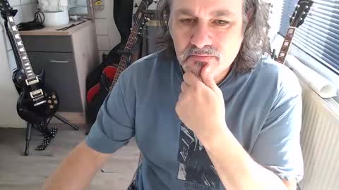 Jack independent model  online show from 04-12-26, 12:21