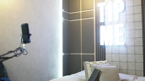 Jackson Bell online show from 02-05-25, 01:44