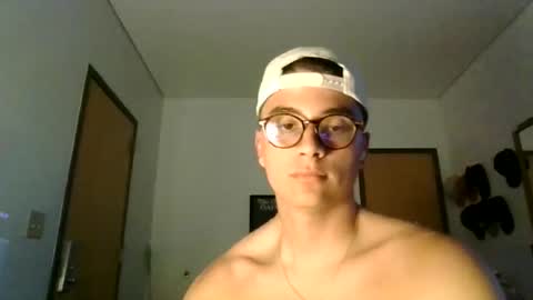 Snapshot of jackstrongof chatting on 06-12-26, 01:26 ImZacharyTyler online show from 06-12-26, 01:26