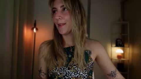 Snapshot of jacky_croft chatting on 03-01-26, 01:29 Linda Sofia help me get to 100 thumbs up online show from 03-01-26, 01:29