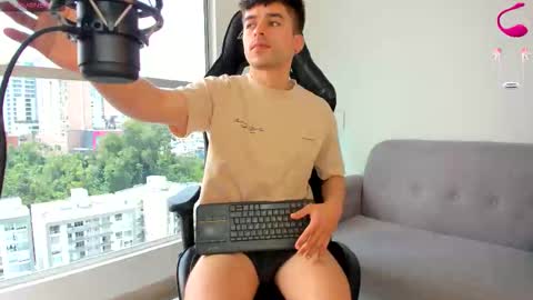 Snapshot of jacob_ferrer chatting on 02-07-26, 05:49 JACOB FERRER online show from 02-07-26, 05:49