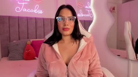 Snapshot of jacobss_gh chatting on 10-20-25, 11:38 JACOBSS online show from 10-20-25, 11:38