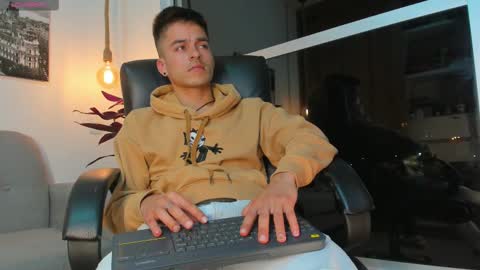 JACOB STONES online show from 02-11-25, 04:55