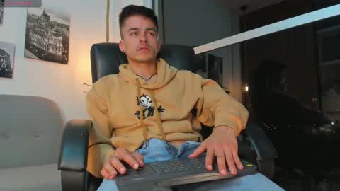 Snapshot of jacobstones_ chatting on 02-13-25, 06:52 JACOB STONES online show from 02-13-25, 06:52