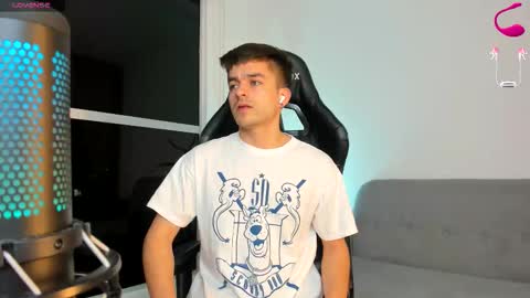 Snapshot of jacobstones_ chatting on 12-17-25, 01:11 JACOB STONES online show from 12-17-25, 01:11