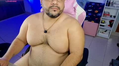 Snapshot of jacoob_woods chatting on 07-15-26, 10:42 daddy sir master bear online show from 07-15-26, 10:42