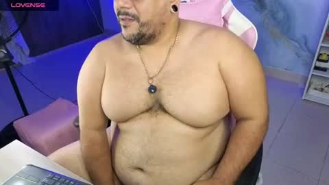 Snapshot of jacoob_woods chatting on 07-17-26, 10:11 daddy sir master bear online show from 07-17-26, 10:11