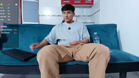 Snapshot of jacques_cardiet chatting on 06-12-26, 02:05 jacobo online show from 06-12-26, 02:05