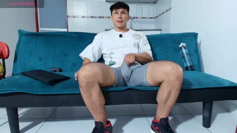 Snapshot of jacques_cardiet chatting on 07-17-26, 11:17 jacobo online show from 07-17-26, 11:17