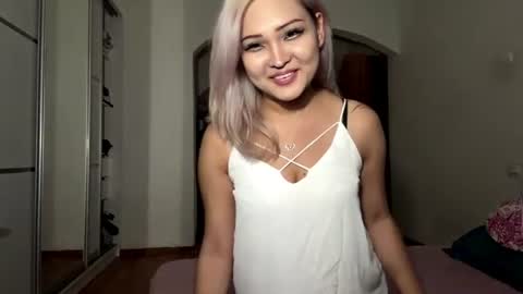 Snapshot of jacqulineschwarze chatting on 06-09-26, 01:34 Nara online show from 06-09-26, 01:34