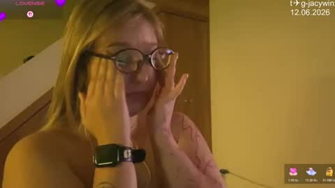 Snapshot of jacywinslat chatting on 06-12-26, 08:19 jacywinslat online show from 06-12-26, 08:19