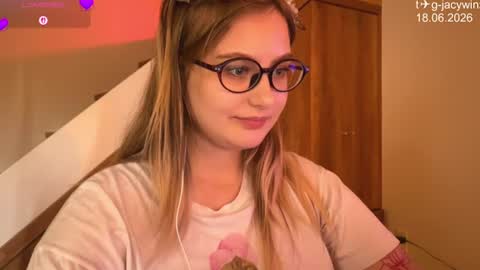 Snapshot of jacywinslat chatting on 06-18-26, 09:14 jacywinslat online show from 06-18-26, 09:14