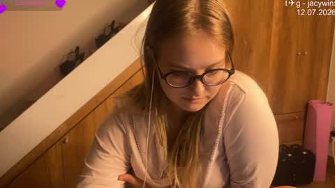 Snapshot of jacywinslat chatting on 07-12-26, 10:23 jacywinslat online show from 07-12-26, 10:23