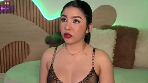  Jade Bonnet online show from 02-05-26, 12:10