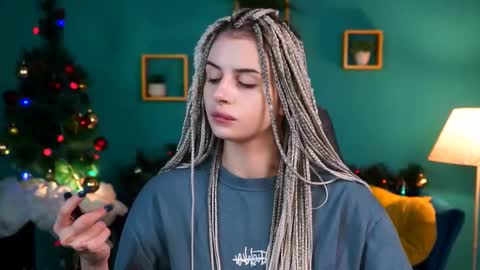 Snapshot of jade_castle chatting on 12-19-24, 12:13 jade_castle online show from 12-19-24, 12:13