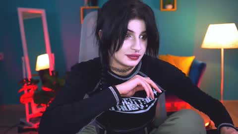 Snapshot of jade_castle chatting on 10-06-25, 04:59 jade_castle online show from 10-06-25, 04:59