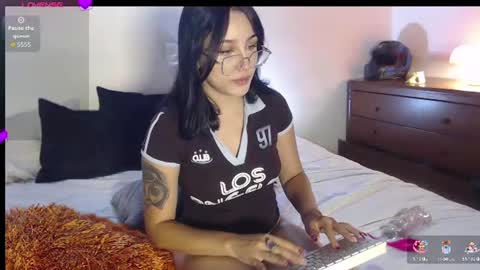 Snapshot of jade_evergreen_99 chatting on 07-10-26, 08:11 jade_evergreen_99 online show from 07-10-26, 08:11