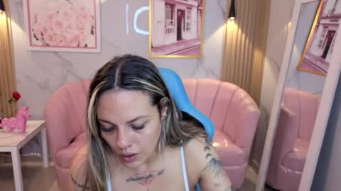 Snapshot of jade_jones_a chatting on 09-13-25, 03:50 Jade online show from 09-13-25, 03:50