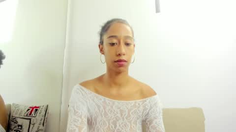 Jade smile online show from 09-27-25, 04:23