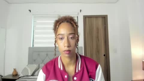 Jade smile online show from 04-15-26, 12:34