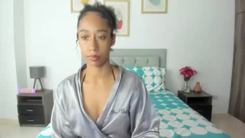 Snapshot of jade_obi chatting on 07-01-26, 03:12 Jade smile online show from 07-01-26, 03:12