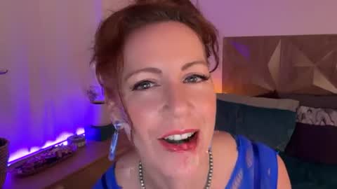 Snapshot of jade_slade chatting on 06-27-26, 01:54 Jade Slade online show from 06-27-26, 01:54