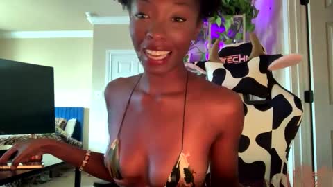 Snapshot of jade_temptress chatting on 09-17-25, 01:35 Jade Temptress online show from 09-17-25, 01:35