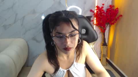 Snapshot of jade_tf chatting on 05-17-26, 01:29 Jade online show from 05-17-26, 01:29