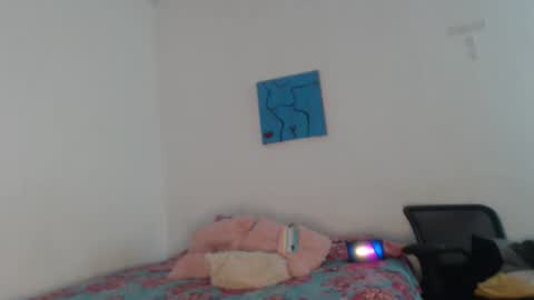 Snapshot of jade_watson19 chatting on 10-12-25, 10:20 Jade Watson online show from 10-12-25, 10:20