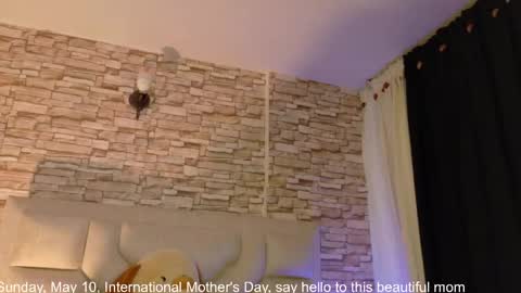 Snapshot of jade_white_ chatting on 05-11-26, 12:33 jade white online show from 05-11-26, 12:33