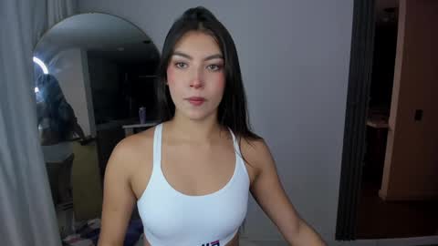 Snapshot of jade_ws chatting on 02-17-25, 01:04 Jade online show from 02-17-25, 01:04