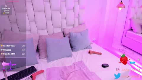 Snapshot of jadee_reed chatting on 01-07-25, 10:22 Jade Red online show from 01-07-25, 10:22