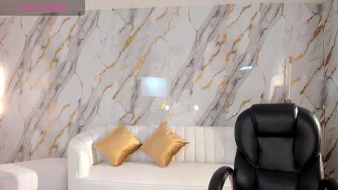 Snapshot of jadeevansx chatting on 01-29-25, 06:07 JADE EVANS online show from 01-29-25, 06:07