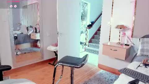 Snapshot of jadeh_williams02 chatting on 06-10-26, 03:55 Jadeh online show from 06-10-26, 03:55