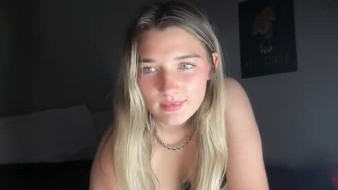 Snapshot of jadejamessecret chatting on 07-15-26, 03:12 Jade james online show from 07-15-26, 03:12
