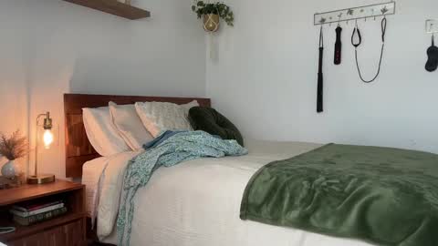 Snapshot of jadelove_ chatting on 09-09-25, 05:45 Jade Love online show from 09-09-25, 05:45