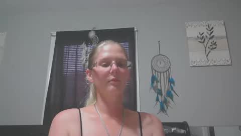 Snapshot of jadeluv chatting on 06-10-26, 01:06 JadeLuv online show from 06-10-26, 01:06