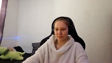 jaimeeosendorf online show from 04-08-26, 09:09