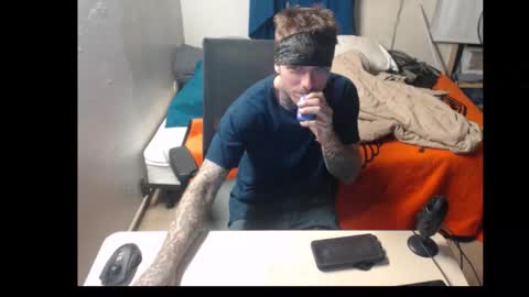 showingitoff online show from 10-25-25, 02:08