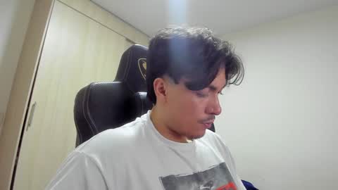 Snapshot of jake_murphy chatting on 01-08-25, 04:12 jake_murphy online show from 01-08-25, 04:12