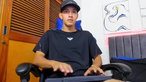 Hi guys im new 3 online show from 01-27-25, 07:03