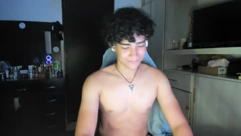 Snapshot of jake_willianss chatting on 06-20-26, 04:04 jake willianss online show from 06-20-26, 04:04