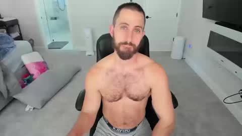 Snapshot of jakeorion chatting on 10-18-25, 09:04 Jake Orion online show from 10-18-25, 09:04