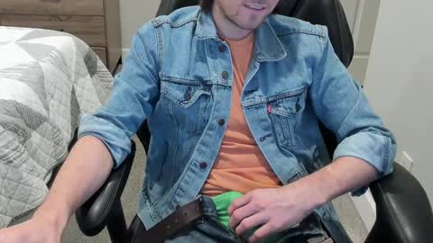 Snapshot of jakesnake442 chatting on 02-19-25, 04:01 jakesnake442 online show from 02-19-25, 04:01