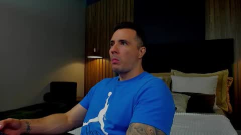 Snapshot of jakestone_1 chatting on 11-15-25, 01:25 jakestone_1 online show from 11-15-25, 01:25